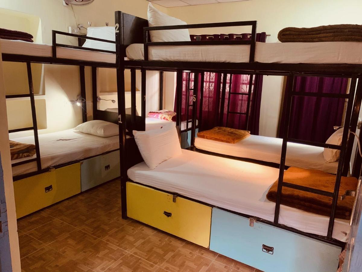 Vagabond Stay Hostel Βαρανάσι Εξωτερικό φωτογραφία