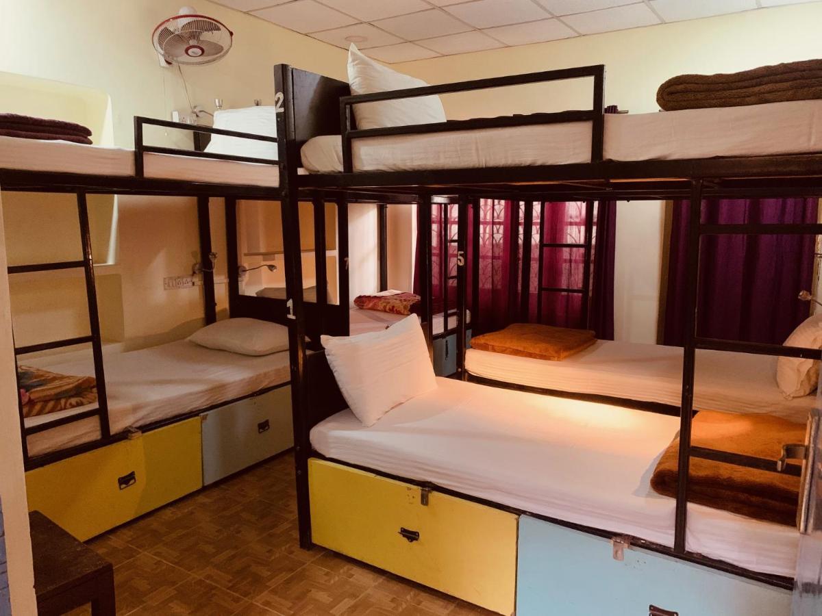 Vagabond Stay Hostel Βαρανάσι Εξωτερικό φωτογραφία