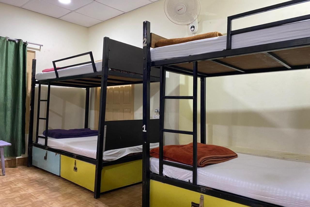Vagabond Stay Hostel Βαρανάσι Εξωτερικό φωτογραφία