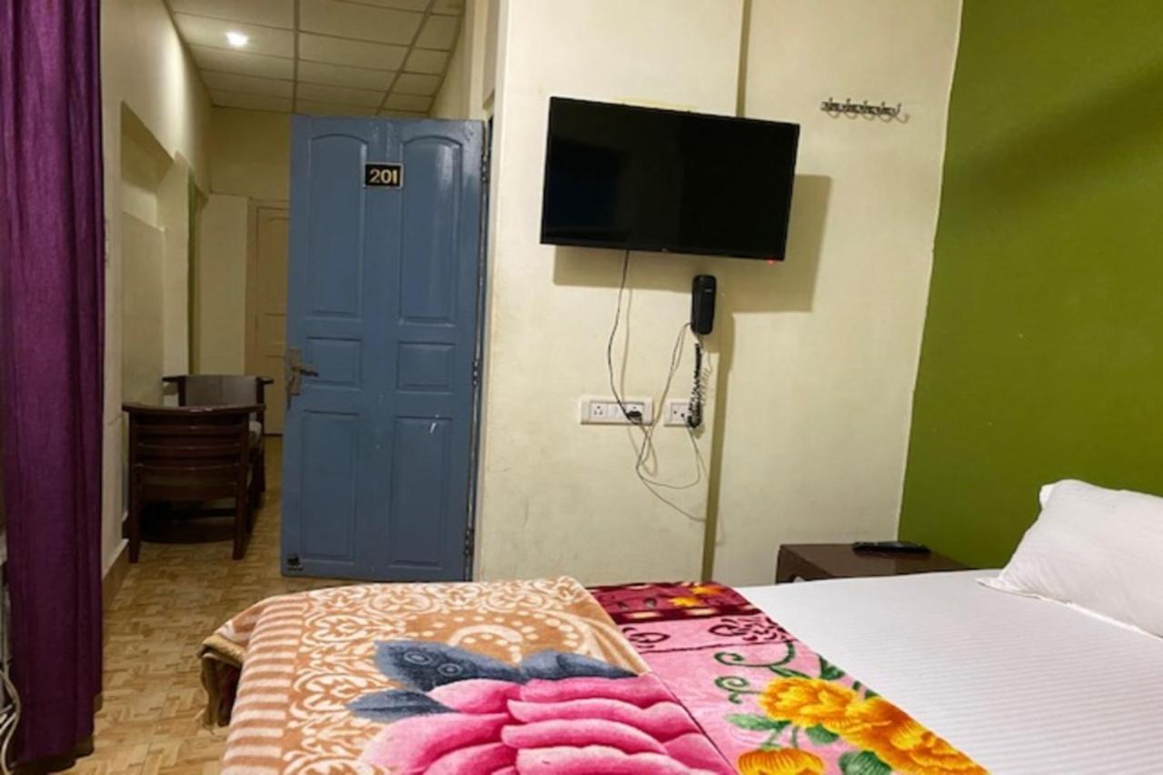 Vagabond Stay Hostel Βαρανάσι Εξωτερικό φωτογραφία